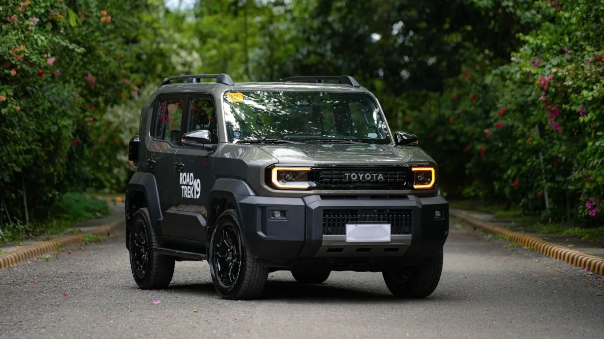 Toyota Land Cruiser FJ mở bán: SUV địa hình cỡ nhỏ có giá quy đổi từ 950 triệu đồng