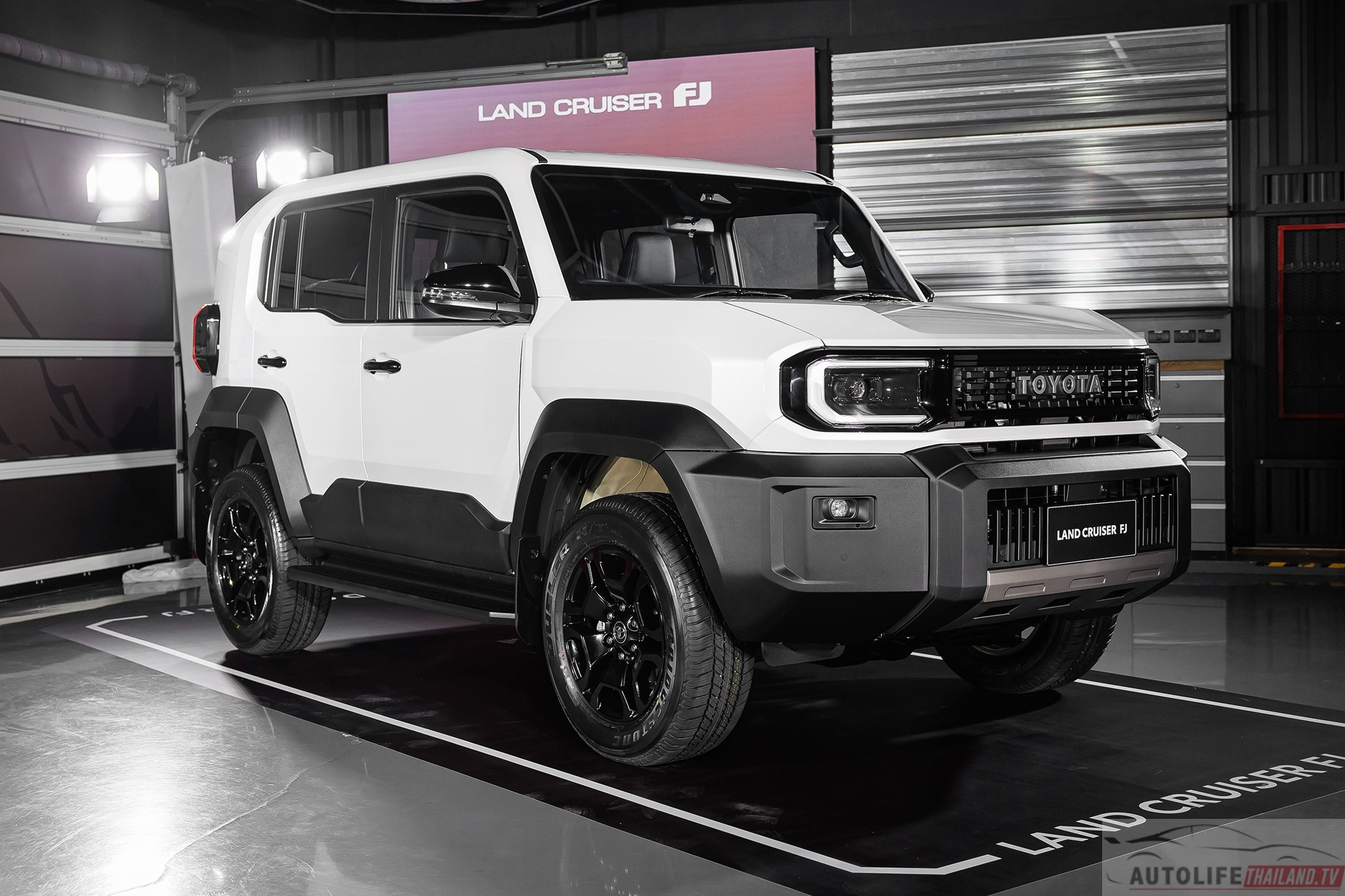 Toyota Land Cruiser FJ 2026 ra mắt tại Thái Lan, giá quy đổi hơn 1 tỷ đồng, chờ về Việt Nam