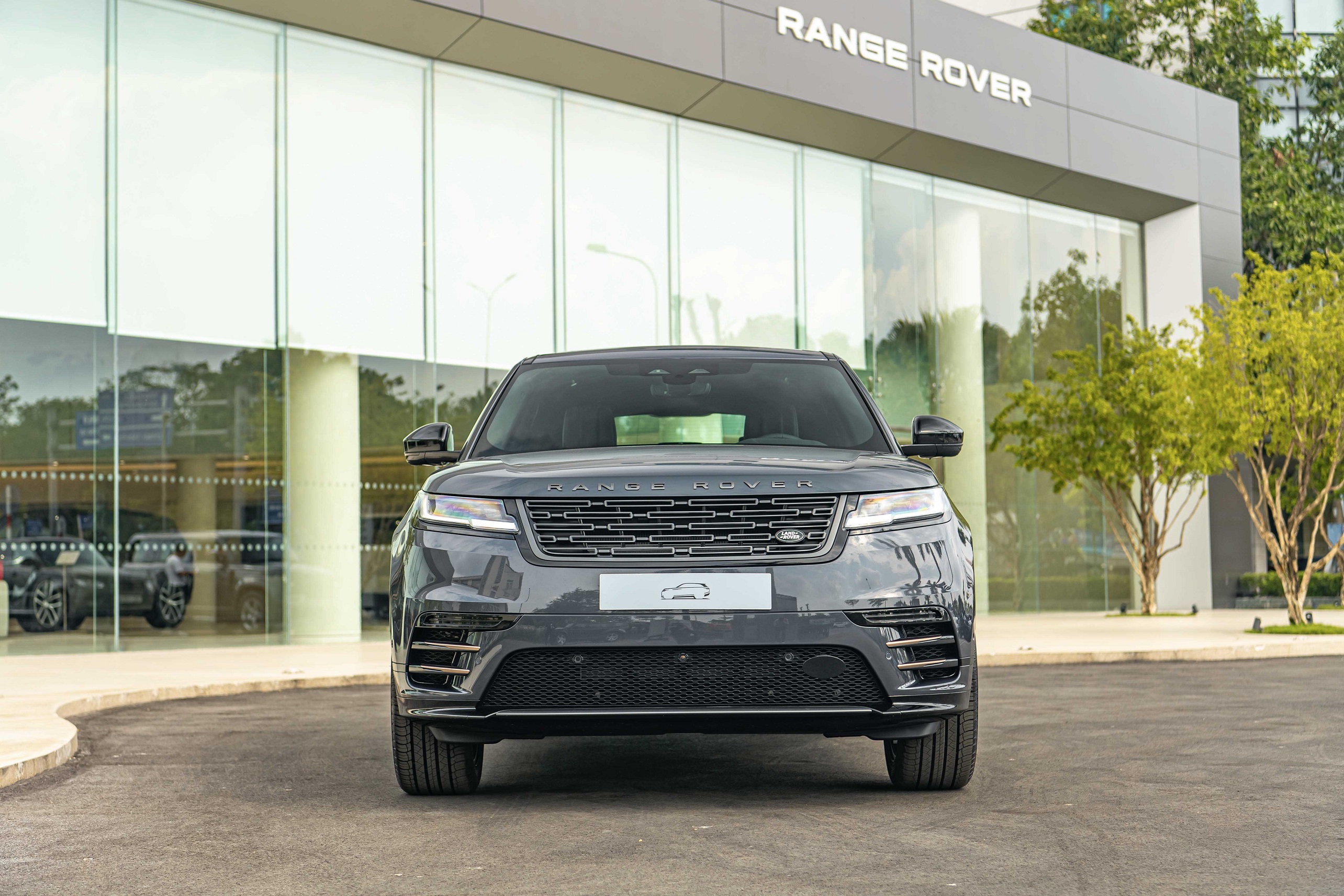 Velar (4).jpg