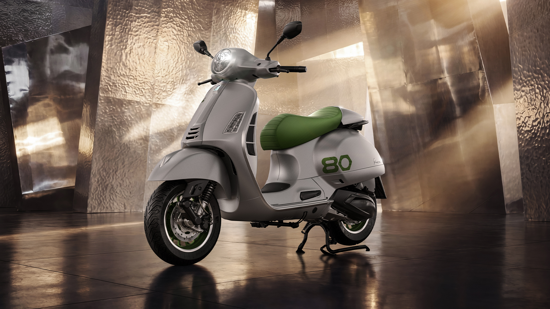 Vespa Edizione Ottantesimo ra mắt tại Việt Nam, giới hạn 4 chiếc với giá 372 triệu đồng