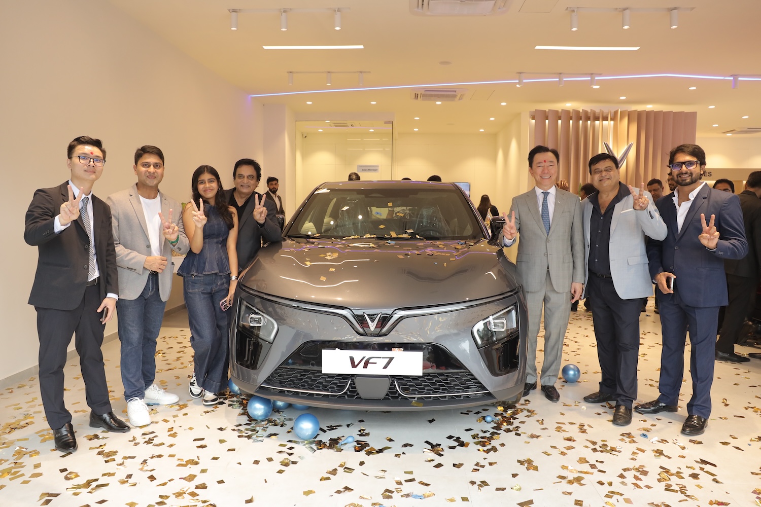 VinFast mở showroom đầu tiên tại Ấn Độ trước thềm lễ khánh thành nhà máy xe điện