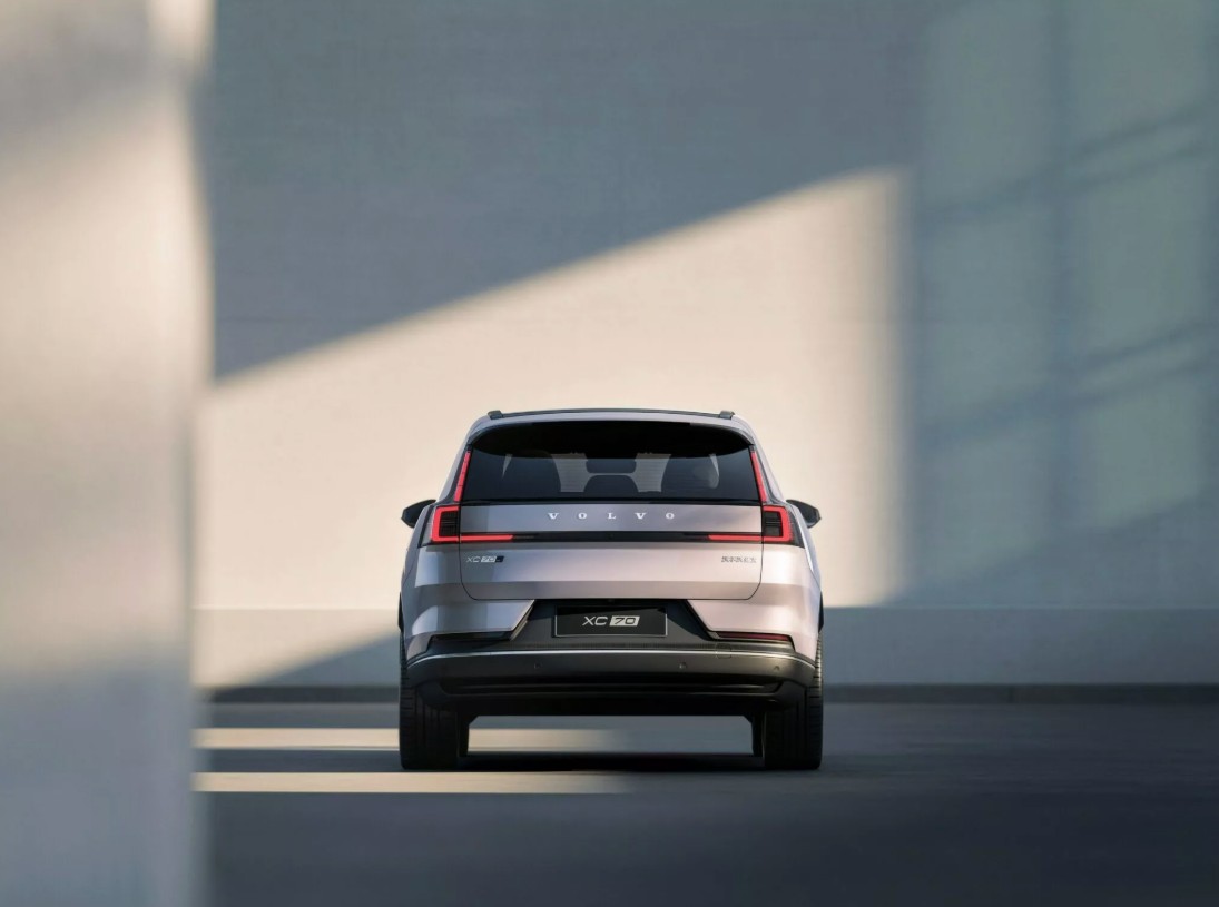 Volvo XC70 6.jpg