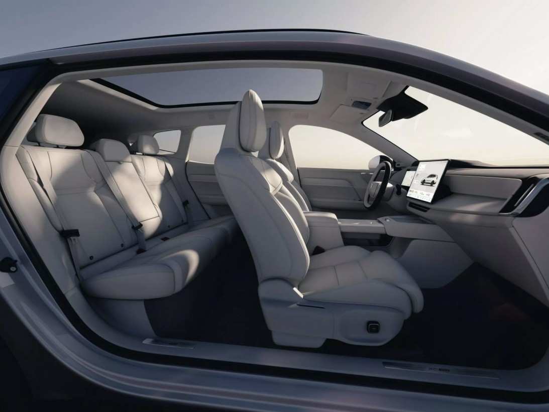 Volvo XC70  9.jpg