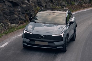 Volvo EX30 Cross Country.jpg