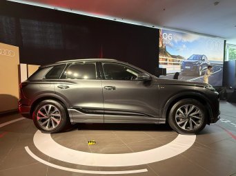 Audi Q6 e-tron  (9).jpg