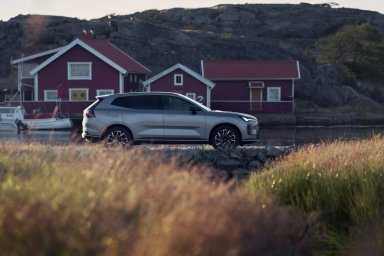 Volvo XC70.jpg