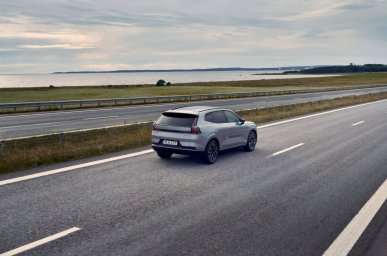 Volvo XC70 2.jpg