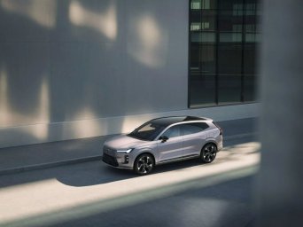 Volvo XC70 5.jpg