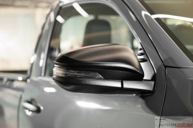 Toyota Hilux TRAVO Standard Cab 8.jpg