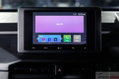 Toyota Hilux TRAVO Standard Cab 17.jpg