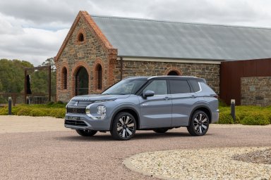 updated-mitsubishi-outlander-phev-arrives-at-dealers-heres-how-much-it-costs_1.jpg