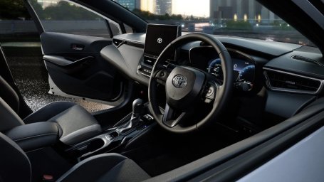 2026-Toyota-Corolla-Active-Sport-60th-Anniversary-Japan-9-2048x1152 7.jpg