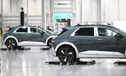 Hyundai-Parking-Robots-811-1-2048x1242.jpg