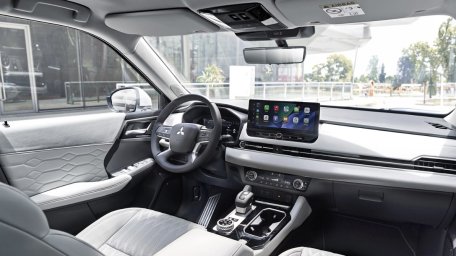 Mitsubishi Outlander PHEV 2026 4.jpg