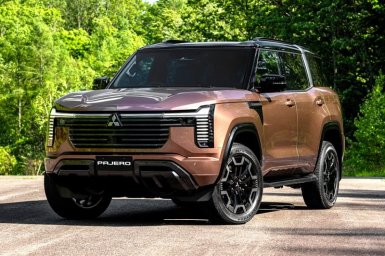 Mitsubishi_PAJERO_official_001.jpg