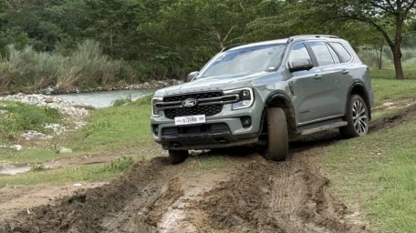 Ford Everest Platinum 5.jpg