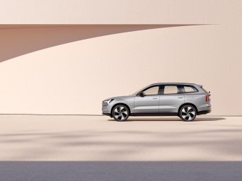 Volvo-EX90-02.jpg