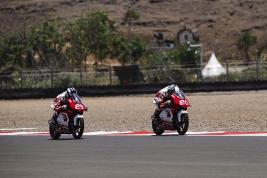 Moto4 2.jpg